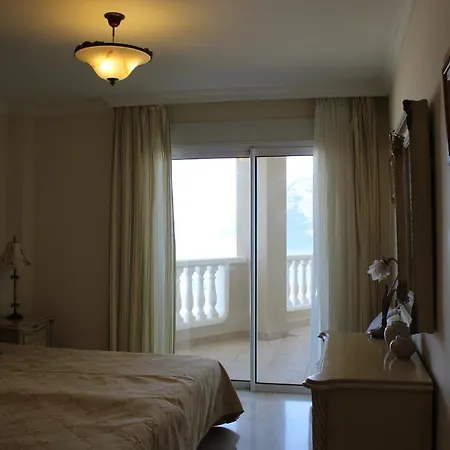 2 Bed Apartment With Fantastic Views Puerto de Santiago (Tenerife)