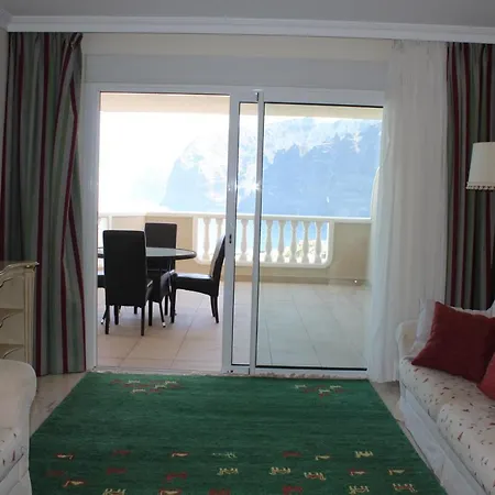 2 Bed Apartment With Fantastic Views Puerto de Santiago (Tenerife)